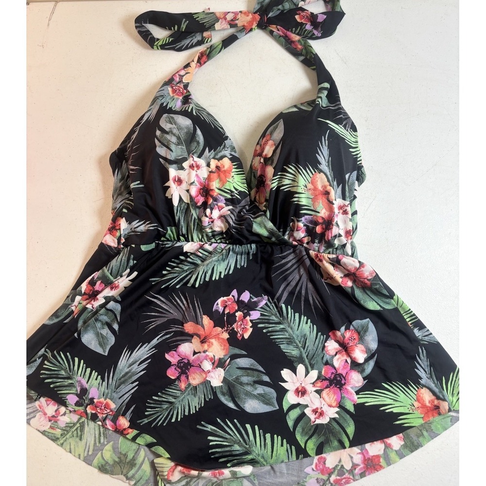 W Swim Woman Size Small Tankini Swim Top Black Tropical Floral Halter